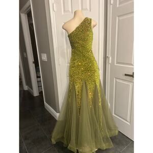 Beautiful feminine aesthetic Faeriesty One-Shoulder Sequin Mermaid Gown Green XS